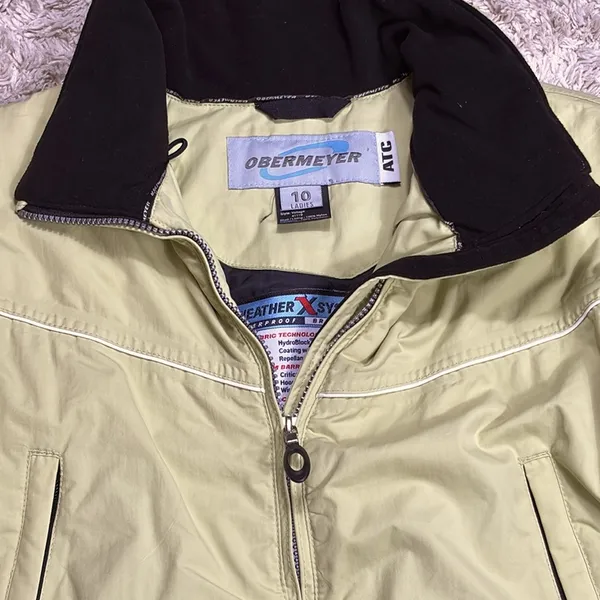 Obermeyer Women's Ski Jacket, Pale Green/White, Size 10 - Image 2