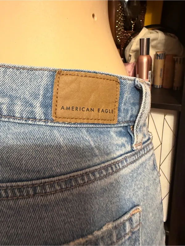 American Eagle Light Wash Women's Straight Jeans - Image 4