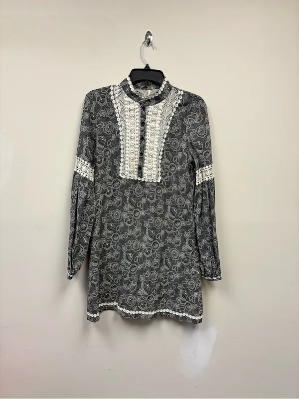 Free people boho floral lace midi dress long sleeve size 6 - Image 2