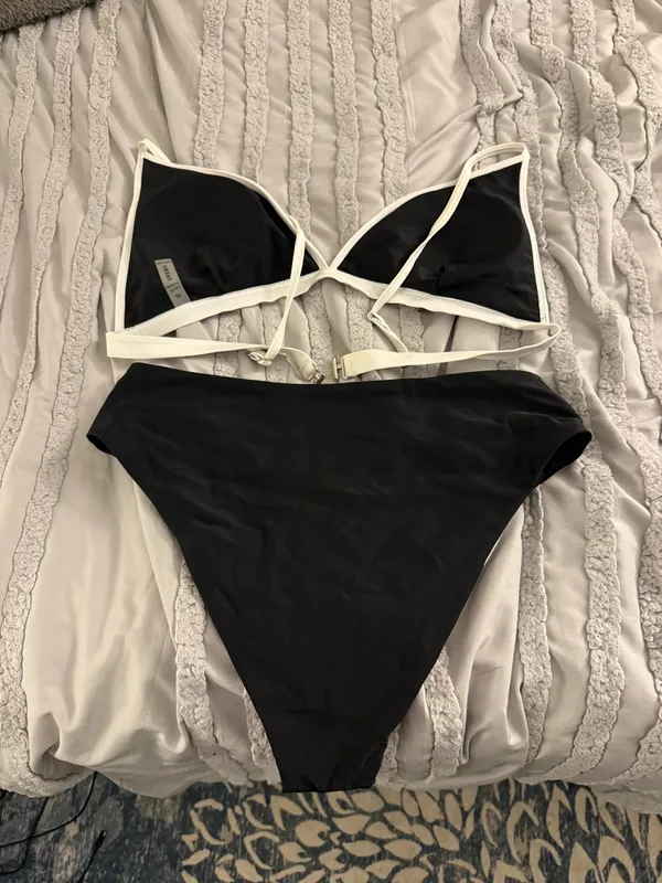 Amazon Black and White Block Bikini Set - Image 2