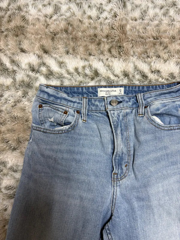 Abercrombie Jeans - Image 4