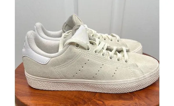 Adidas Stan Smith Ivory Off White Suede LaceUp Logo Sneakers Size US 7 - Image 4