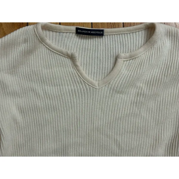 Brandy Melville Ribbed Cut Out Neck Crop Sweater Cream Size 4 Preppy Classic - Image 4