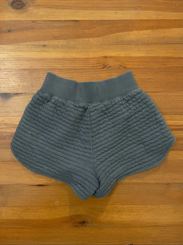 Everlane The Organic Cotton Quilted Shorts Womens Size Small Gray Pull-on - Image 4