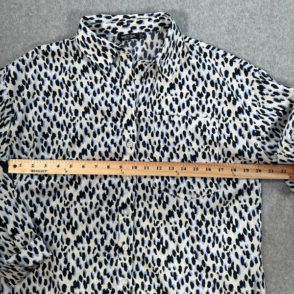 Nasty Gal Animal Print Button Down Shirt Women's Size 4 Collared Long Sleeve - Image 6