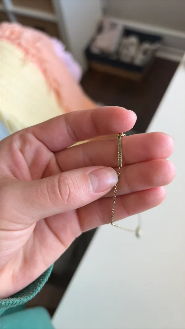 Gold Kendra Scott Necklace - Image 2