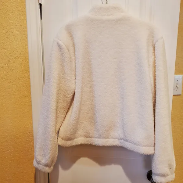 Klassy Network Teddy Jacket White Small - Image 6