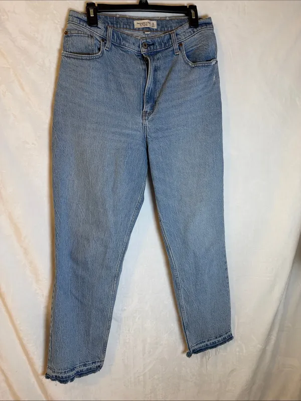 Abercrombie & Fitch Classic Light Wash High-Rise Straight Jeans - Image 2