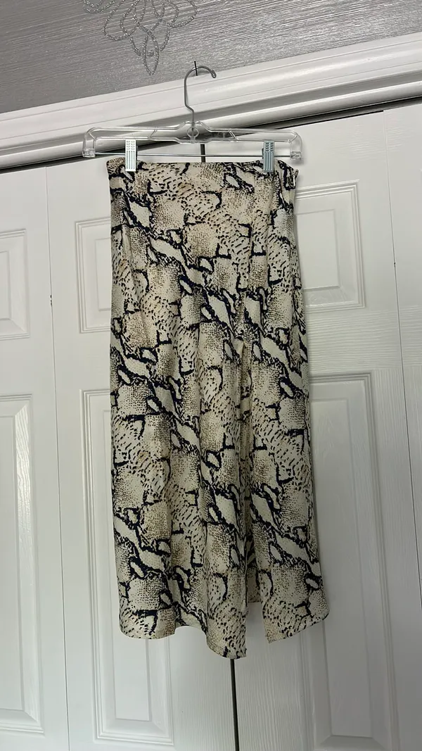 Princess Polly Midi Skirt with Slit - Image 2