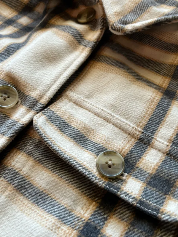 Old Navy Neutral Plaid Shirt Jacket Shacket Cream Tan Women’s Small - Image 2