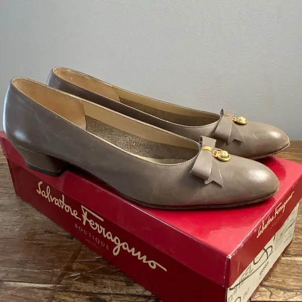 Salvatore Ferragamo Tan leather pumps‎ size 7AAAA - Image 2