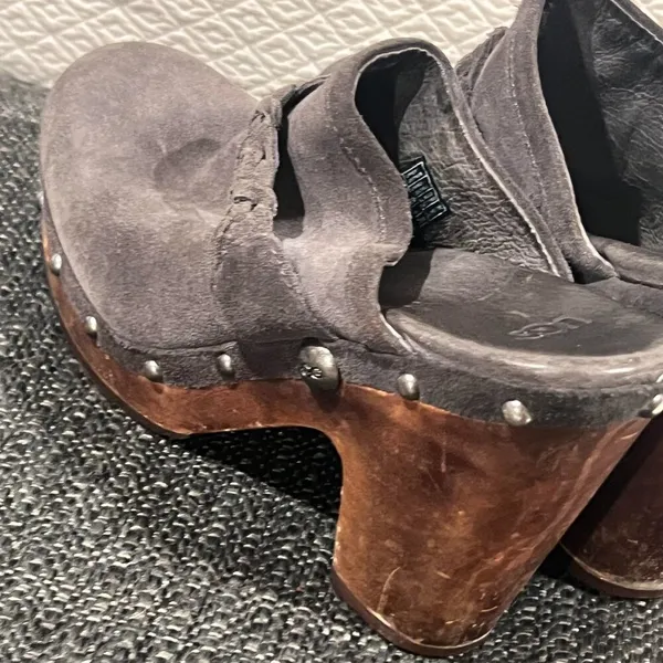 UGG Kaylee Grey Suede Mule Slip On Wooden Clogs Stud Heels Women’s Size 8 - Image 8