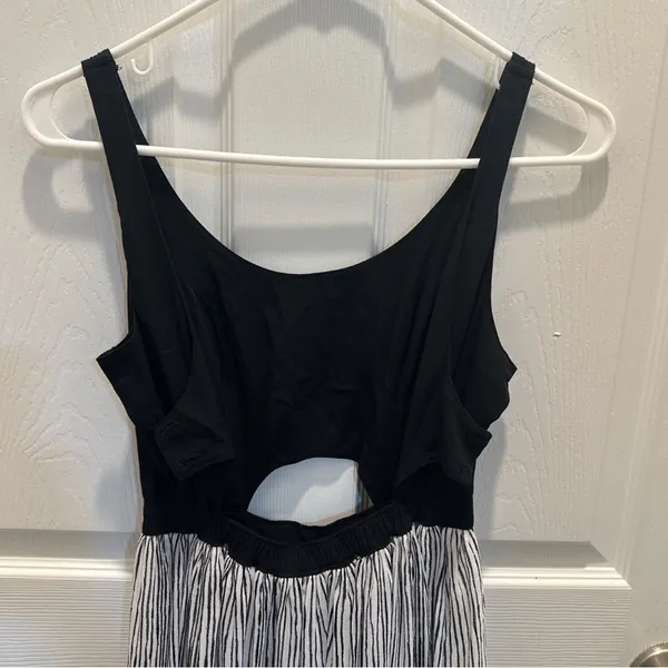Abercrombie & Fitch Black & White Cutout Dress - Image 4
