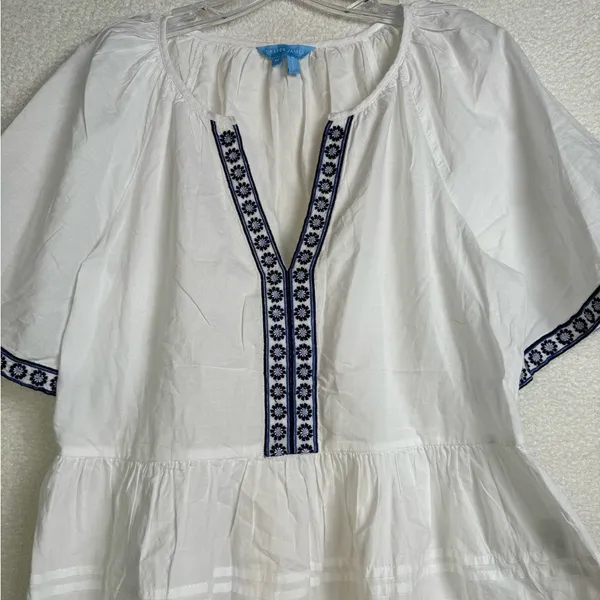 Draper James Short Sleeve Embroidered Top Size M - Image 3