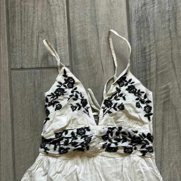 Abercrombie & Fitch White and Black Floral Dress - Image 2