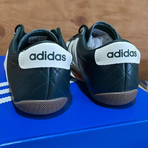 Adidas Women's Black and Navy Trainers - Image 5