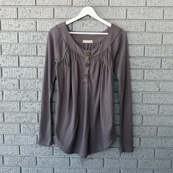 Free People Must Have Henley Top Waffle Knit Long Sleeve Shirt Size Small Grey - Image 3