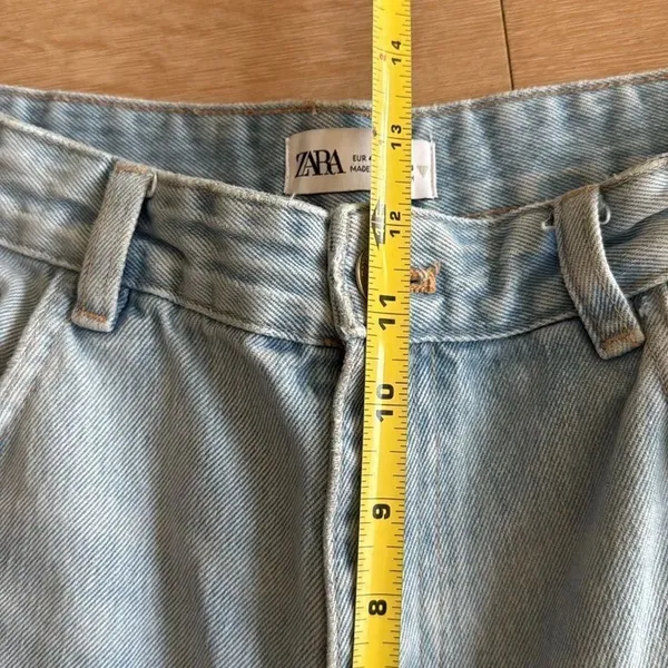 Zara light wash baggy wide leg jeans raw hem high waist size 8 - Image 4