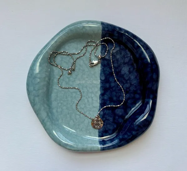 Handmade Adjustable Silver Sand Dollar Pendant Necklace - Image 2