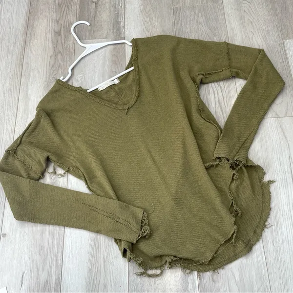 Free People Top v neck distressed knit come and get it womens Green xsmall boho - Image 2