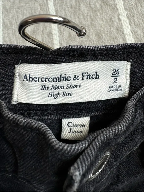 A&F Curve Love Mom Shorts - Image 3