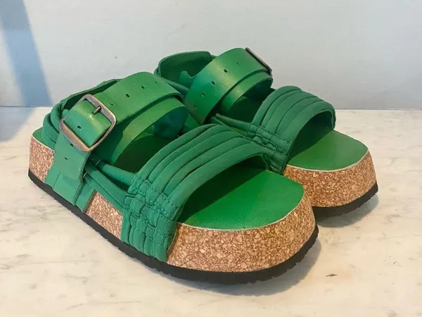 Adventure Awaits Sandals Size 8 EUC - Image 3