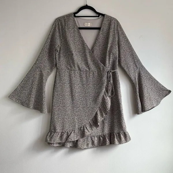 Altar'd State Black and White Bell‎ Sleeves Wrap Dress Size L - Image 2