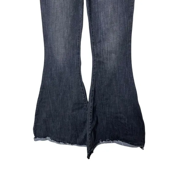 Free People We The Free Irreplaceable Flare Jeans Gray‎ Size 28 - Image 3