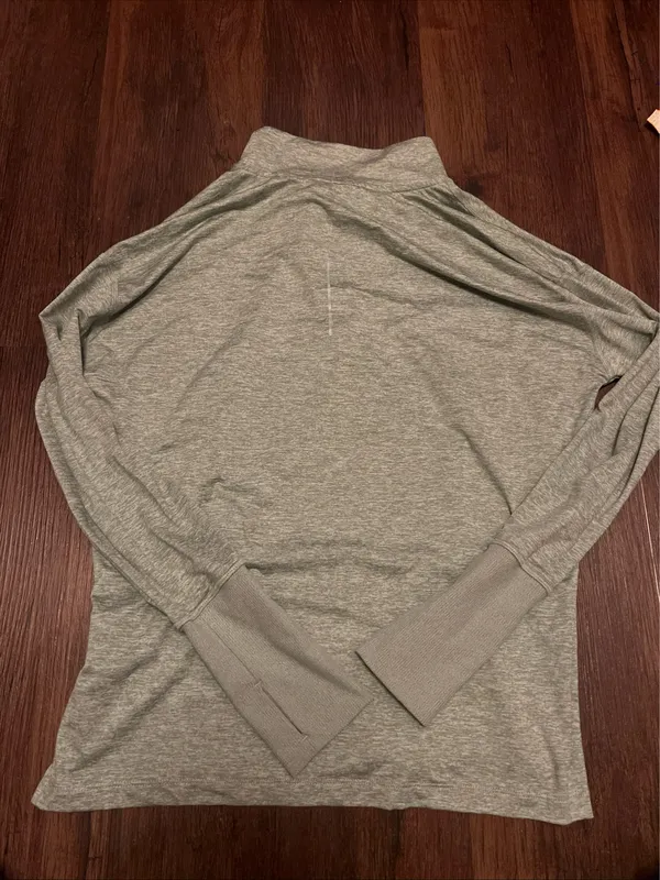 Nike Dri-Fit Women’s Running Long Sleeve 1/4 Zip medium - Image 3