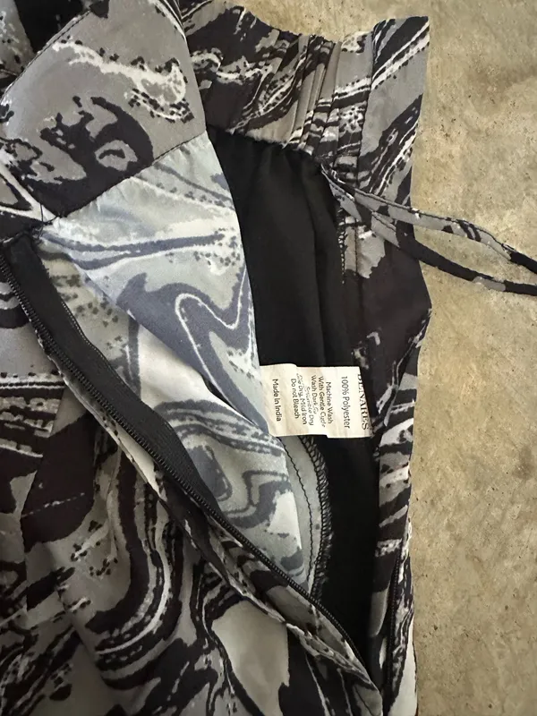 Black and white pants Size M - Image 2