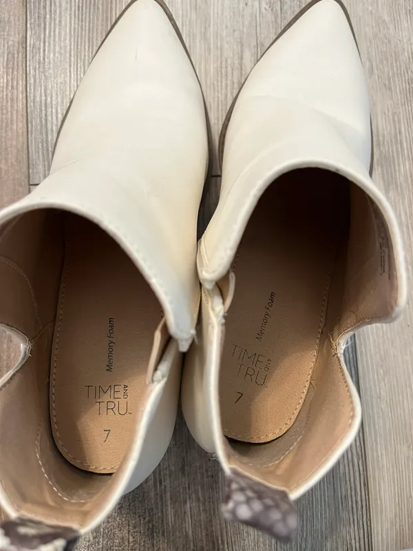Time and Tru Ankle Boots - Image 3