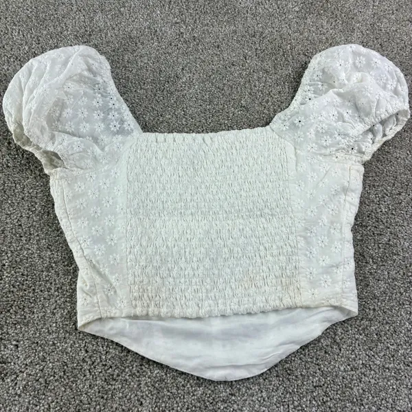 White Eyelet Embroidered Puff Sleeve Crop‎ Top Juniors M Cottagecore Coquette - Image 10