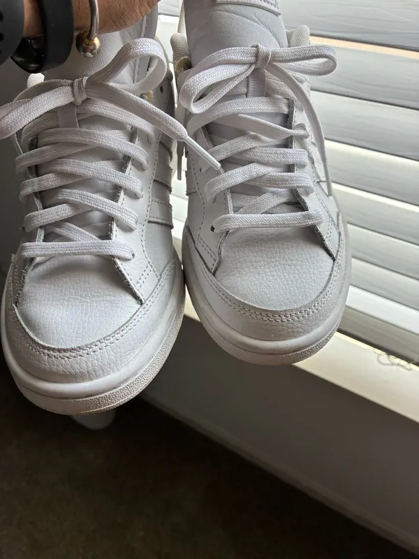 Adidas leather low top tennis shoes - Image 6