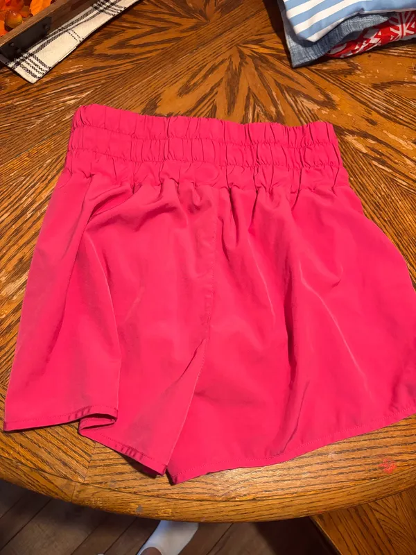 New in pink shorts Size L - Image 2