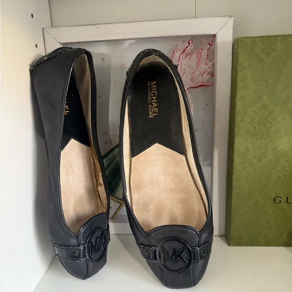 Michael Kors Black Leather loafers size 8 - Image 3