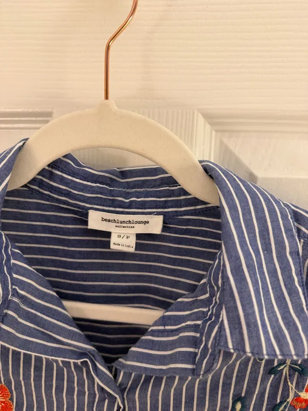 BeachLunchLounge Blue Striped Floral Embroidered Button Down Shirt Small - Image 3