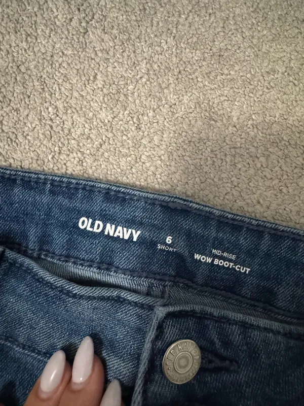 Old Navy Jeans Mid-Rise Bootcut Women’s - Image 2