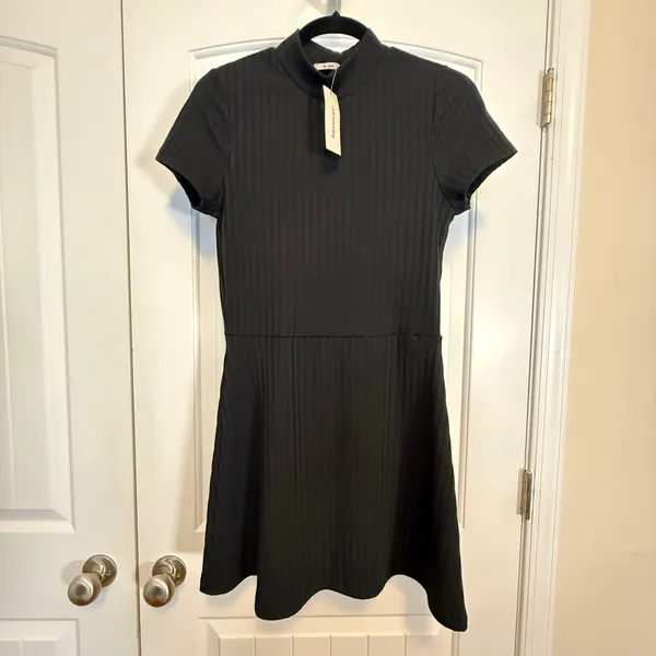 Mi Ami Francesca's Med Black Ribbed Mock Neck Short Sleeve Fit & Flare Dress NWT - Image 2