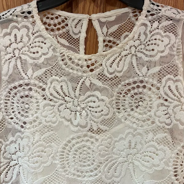 Hollister Floral‎ Lace Mesh Long Sleeve Camisole Lined Top Antique White Size XS - Image 2