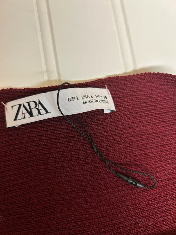 Zara Off-the-Shoulder Asymmetrical Ribbed Top Size Large - Image 4