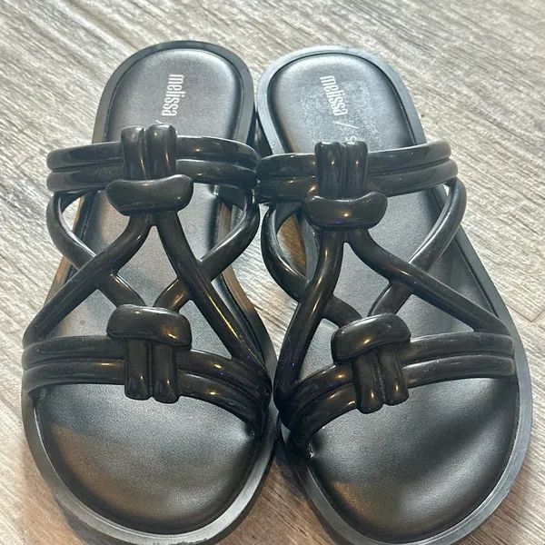 MELISSA SALINAS Women's Wave Sandals in Black - Image 3
