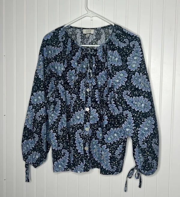 Collection tie-sleeve button-front top in Ratti® Pacific paisley XXL - Image 3