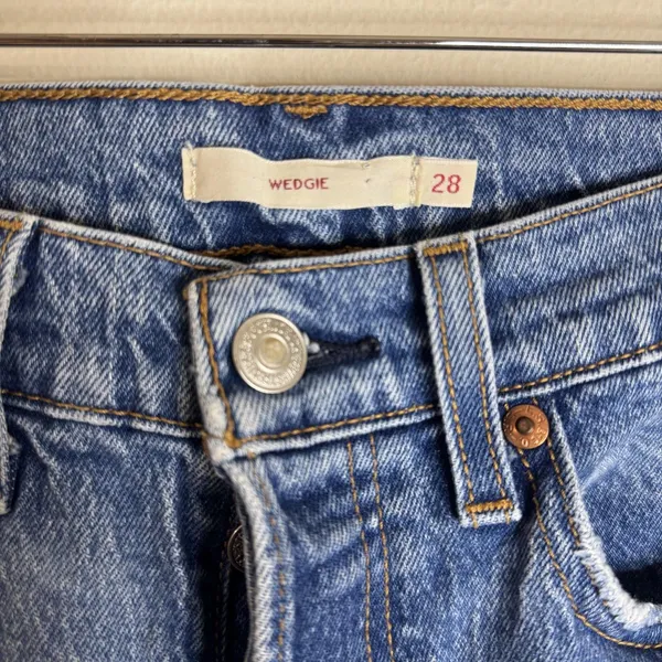 Levis Wedgie Jeans Womens 28 Blue High Rise Straight Leg Button Fly Denim - Image 5