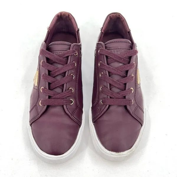 Guess Comly2 Burgundy Wine Red Quilted Lace Up Gold Logo Low Top Sneakers Size 8 - Image 2