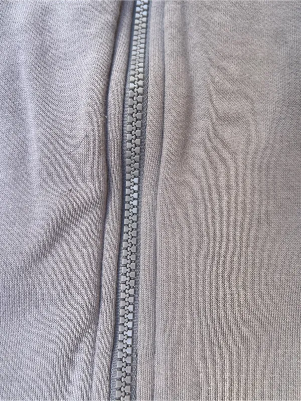 ALO Yoga Zip-Up Hoodie Sweatshirt in Dusty grey streetwear activewear training - Image 8