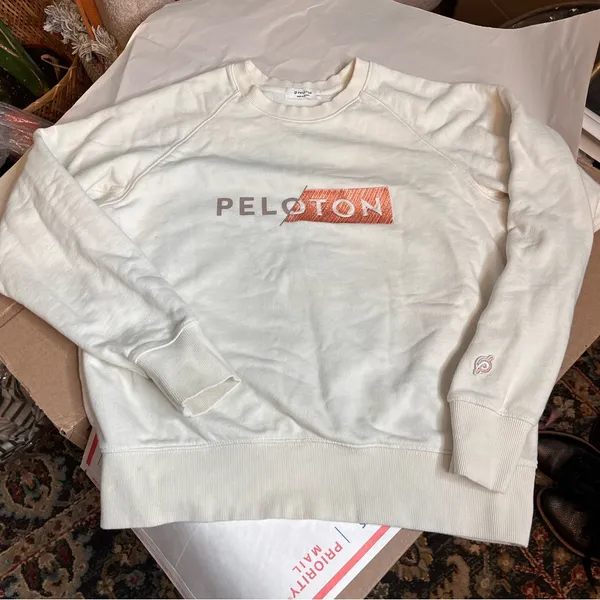 Peloton Cream Crewneck Sweatshirt Women's Size M Cozy Athleisure - Image 4