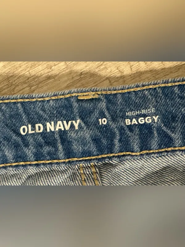 Old Navy High-Waisted Baggy Jean Shorts Light Wash Frayed Cut Offs 2026 Size 10 - Image 9