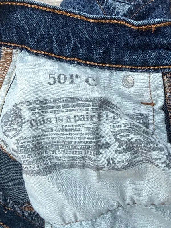Levi’s Woman’s 501 C Curve Short Dark Wash Denim W24 Festival Coastal Cowgirl - Image 10