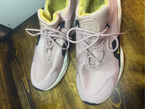 Nike Air Plum Chalk Huarache Sneakers Size 11‎ - Image 3