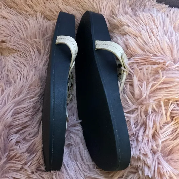 Tory Burch Black & Cream Leather Logo Thong Sandals Size 7M - Image 5